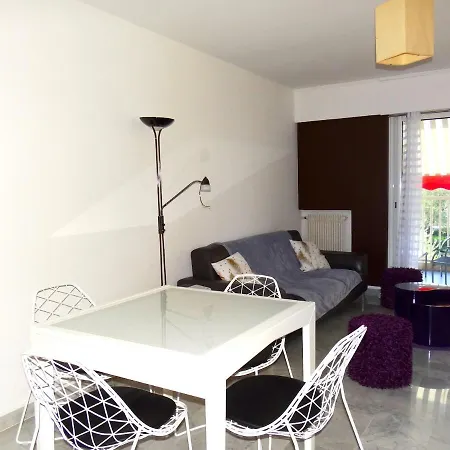3 Pieces Renove, Terrasse Sud, Calme, Box *